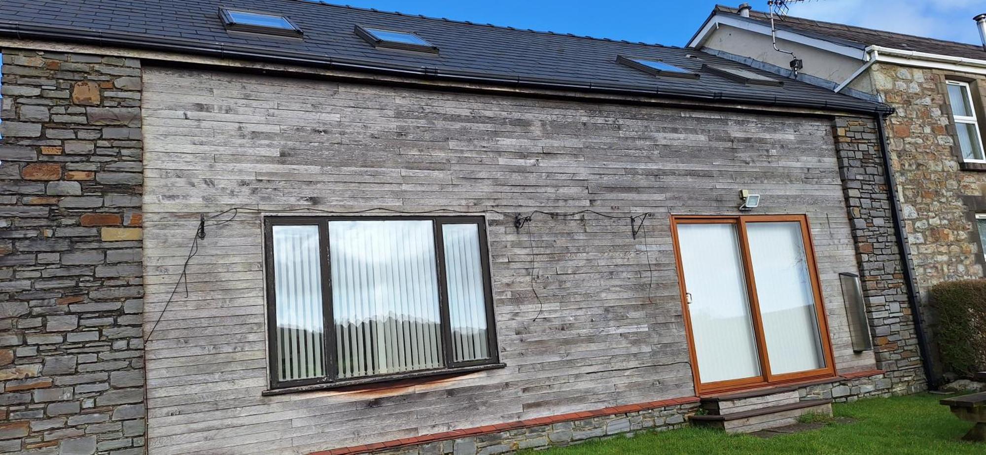 Holiday home 2br-4guests-parking-bbq-garden-patio Swansea