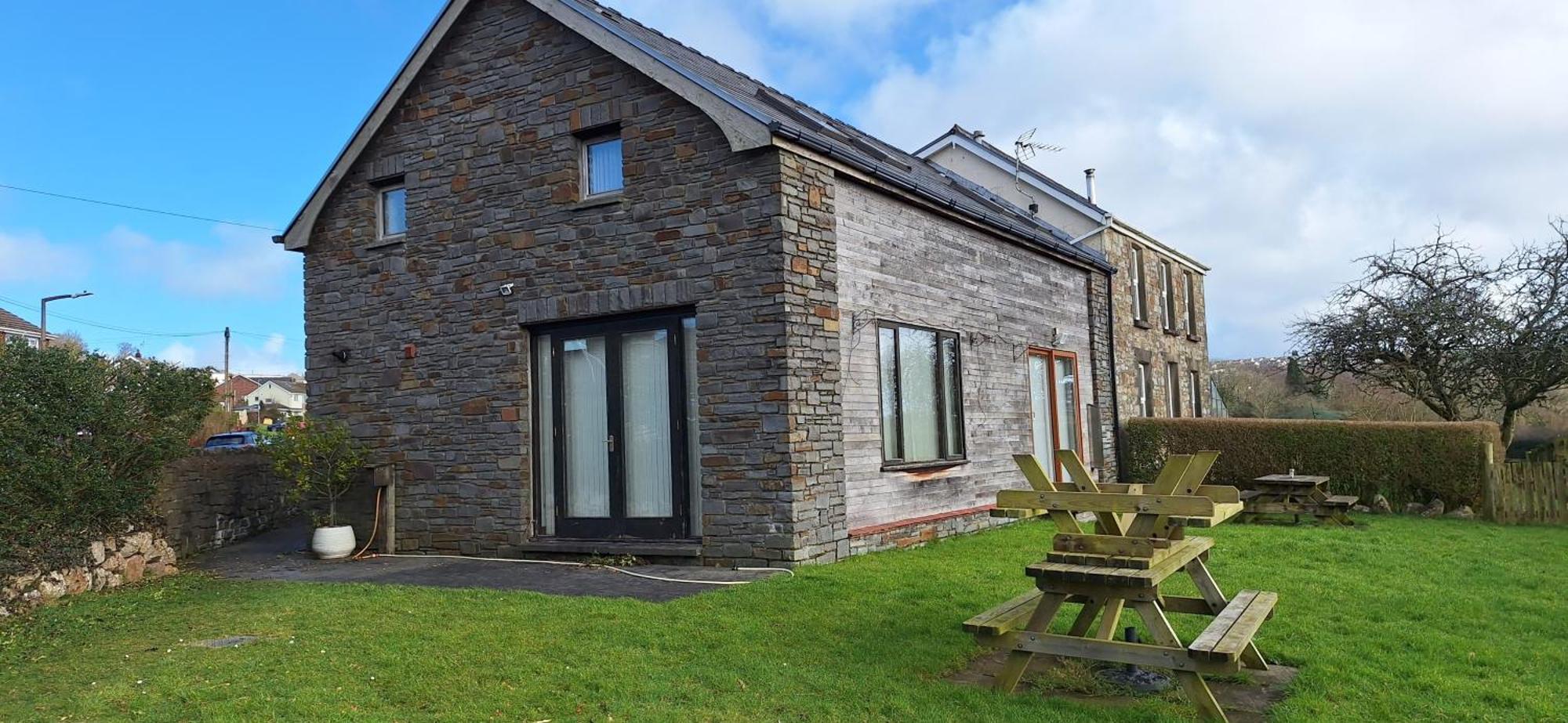 2br-4guests-parking-bbq-garden-patio Holiday home Swansea